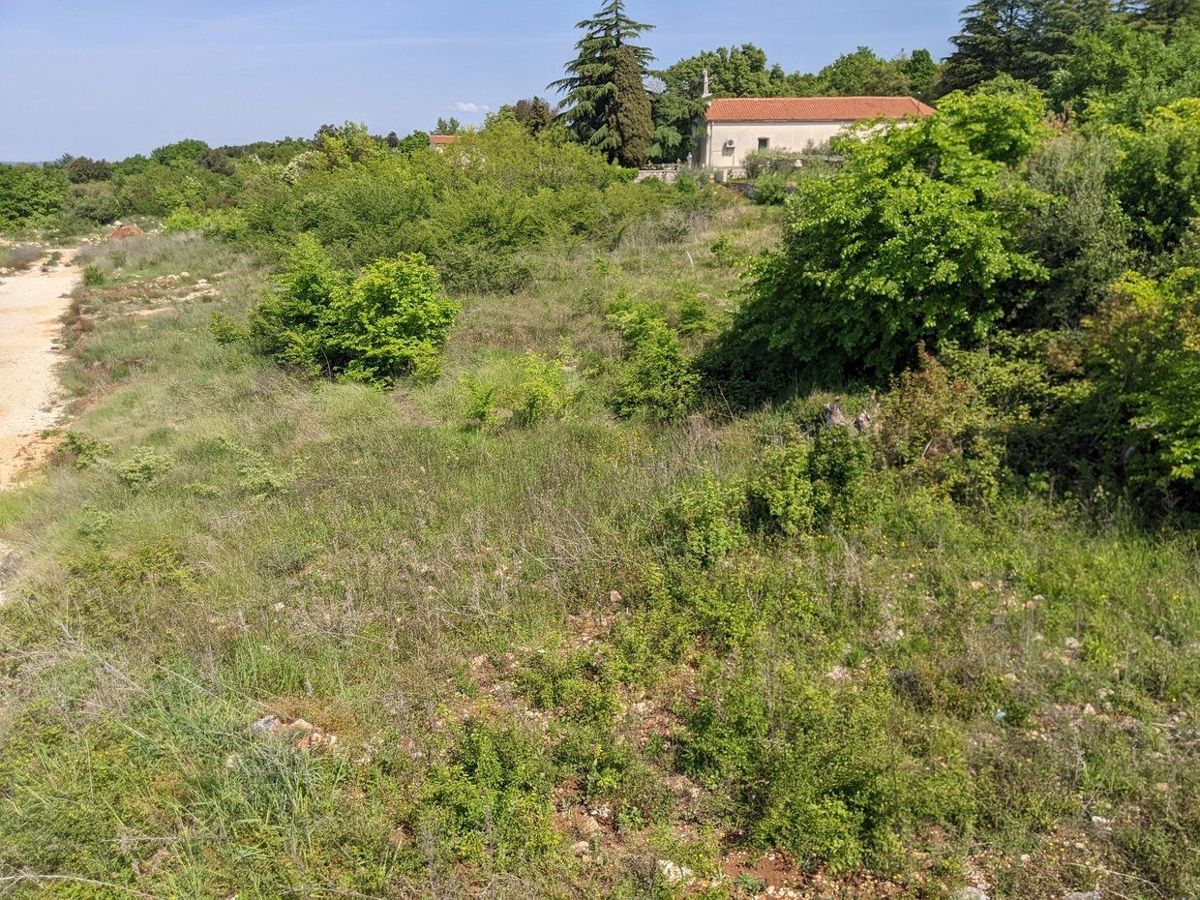 Labin, terreno con licenza edilizia, vista mare