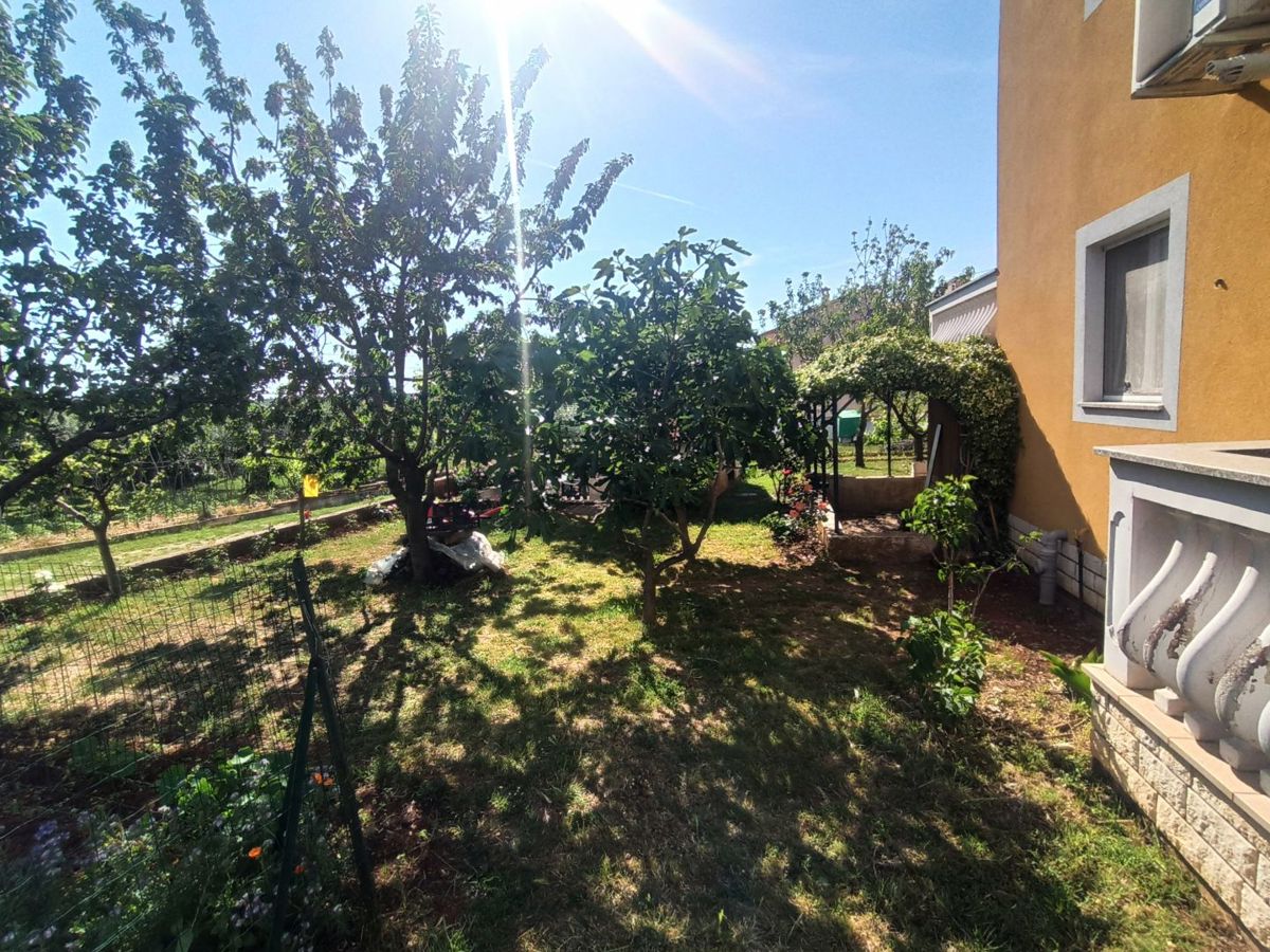 Palazzina con ampio giardino, vicino a Pola