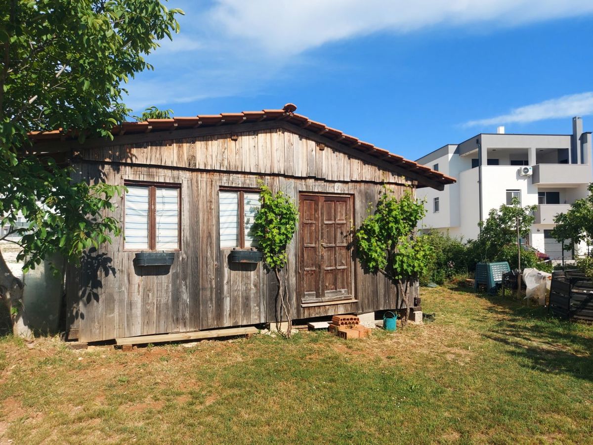 Palazzina con ampio giardino, vicino a Pola