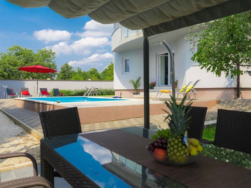 Casa con piscina e barbecue, dintorni di Dignano