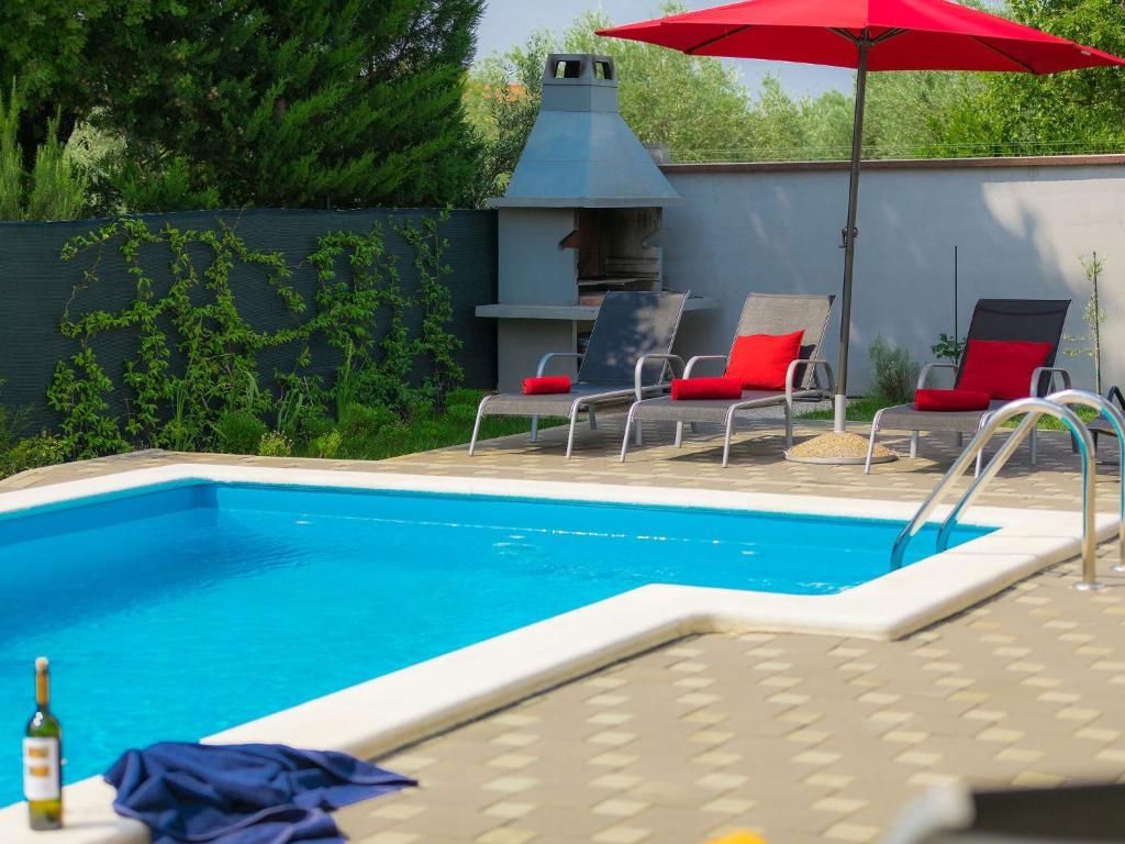 Casa con piscina e barbecue, dintorni di Dignano