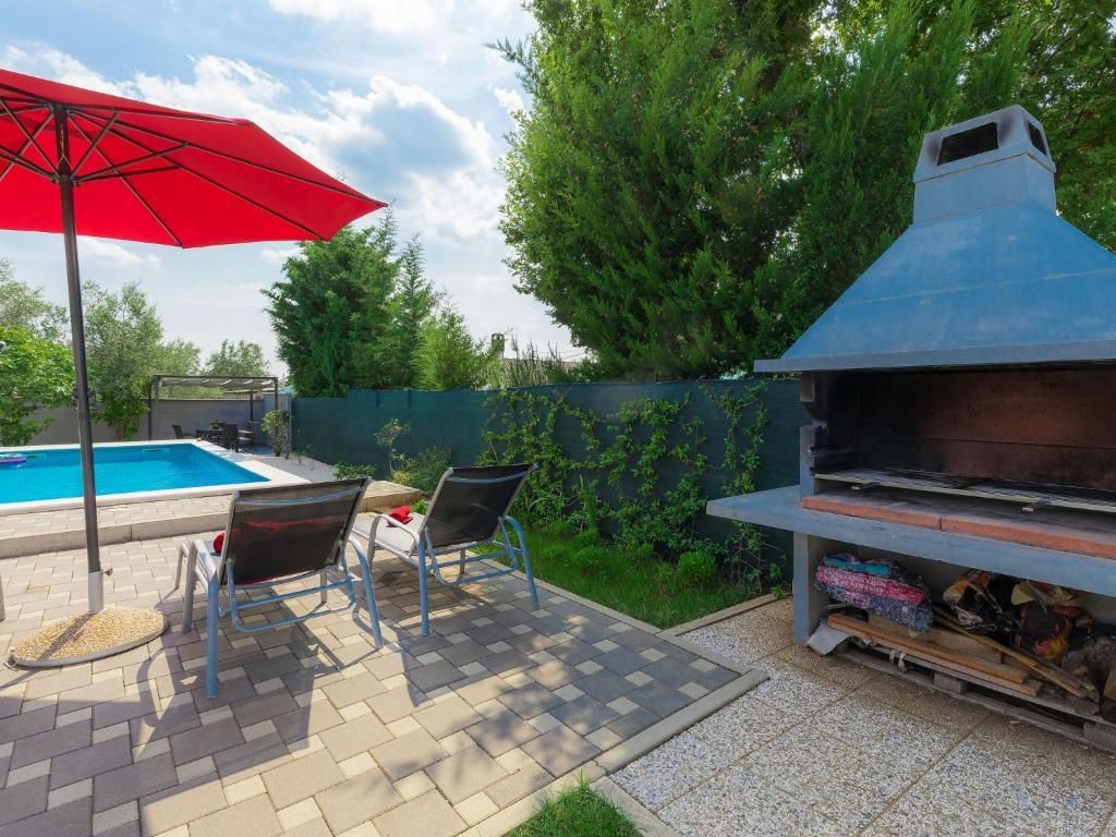 Casa con piscina e barbecue, dintorni di Dignano