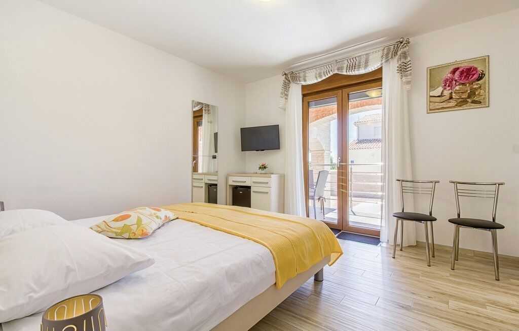 Villa per vacanze con piscina, posizione tranquilla, zona più ampia di Ližnjan