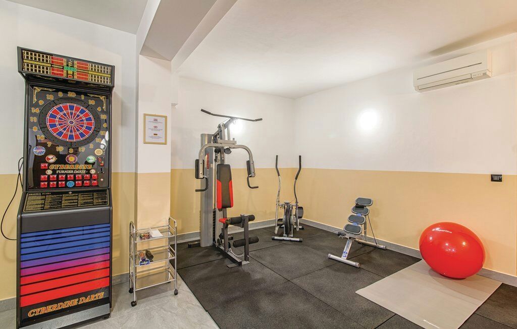 Villa per vacanze con piscina, posizione tranquilla, zona più ampia di Ližnjan