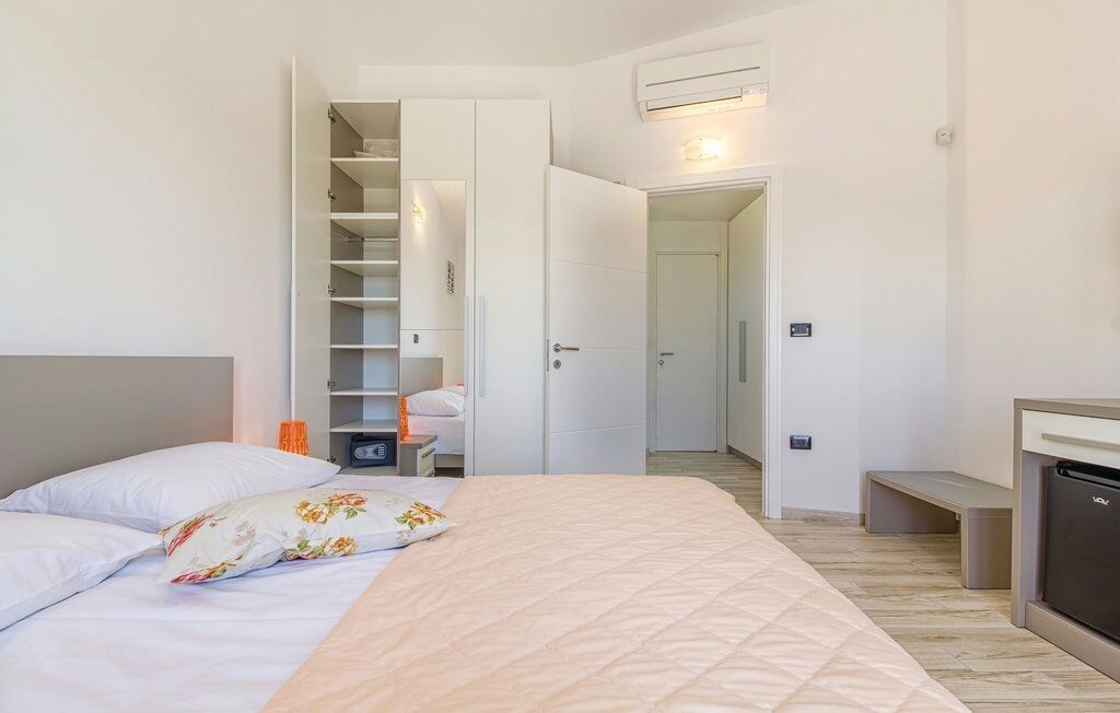 Villa per vacanze con piscina, posizione tranquilla, zona più ampia di Ližnjan
