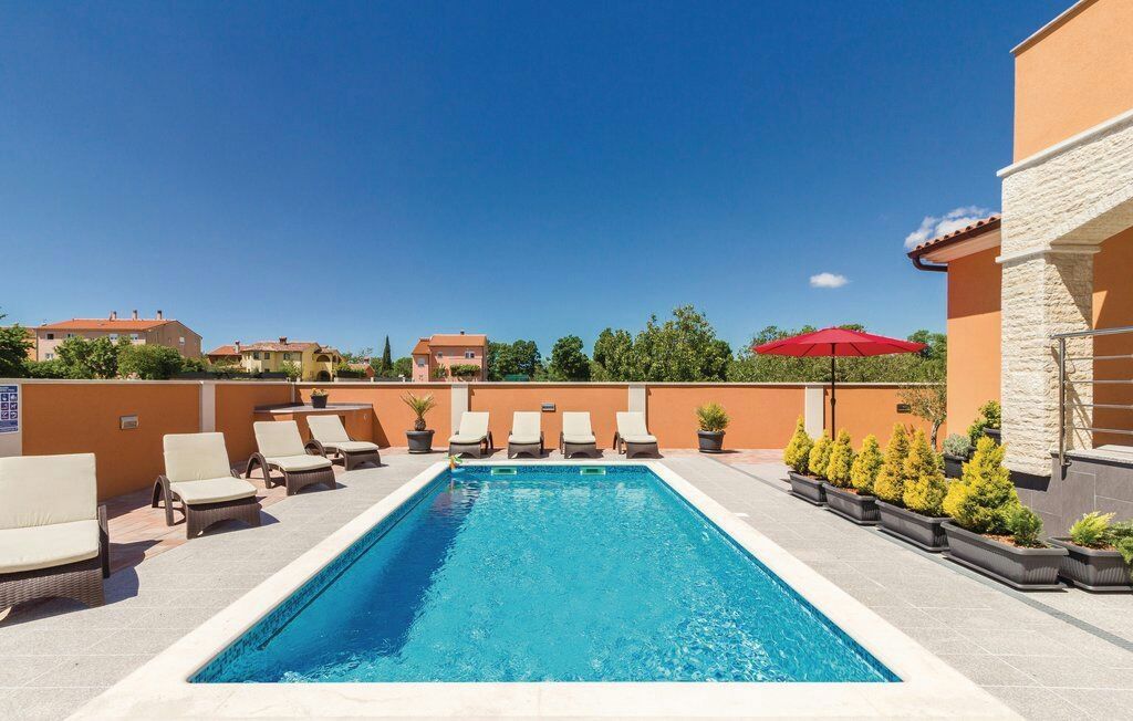 Villa per vacanze con piscina, posizione tranquilla, zona più ampia di Ližnjan