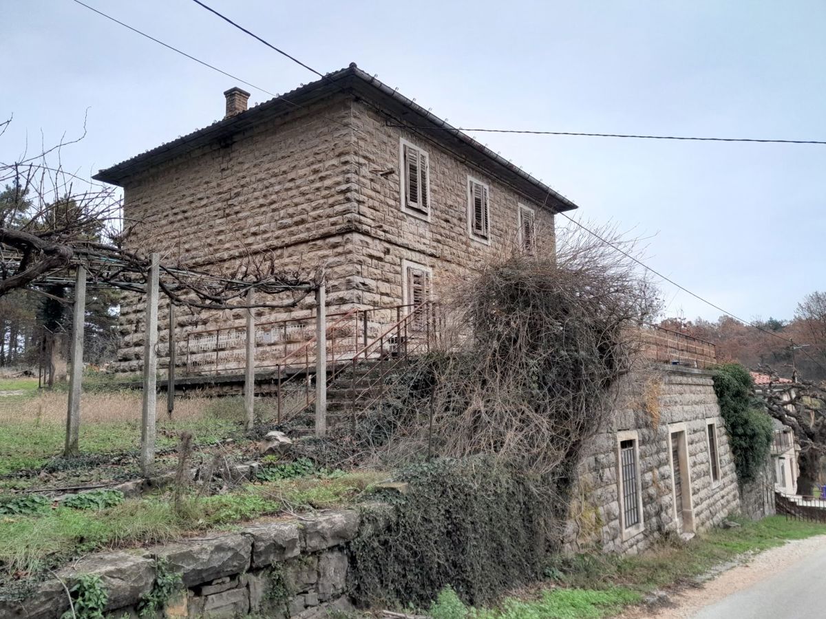 Casa in pietra con vista su Grisignana