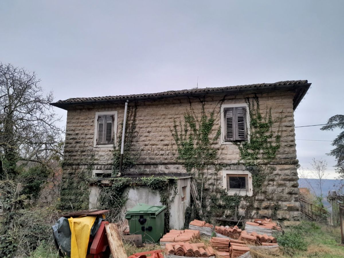 Casa in pietra con vista su Grisignana