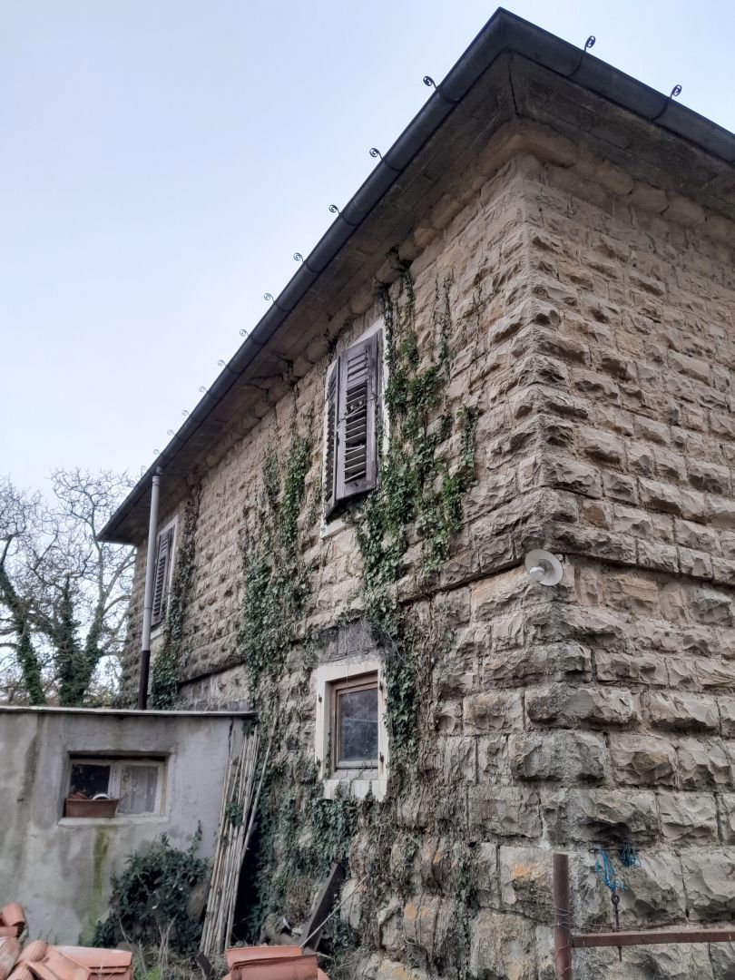 Casa in pietra con vista su Grisignana