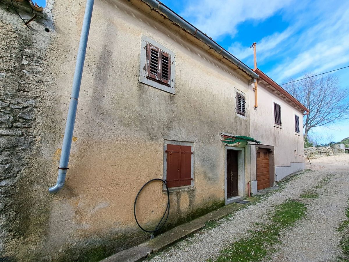 Casa a schiera per adattamento nel centro storico di Gračišće