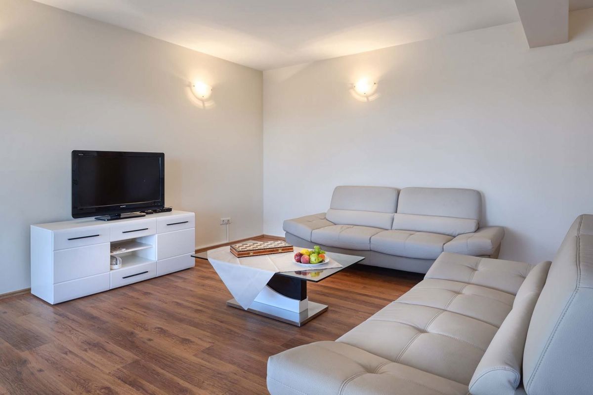 Casa vacanze con piscina, vicino a Parenzo