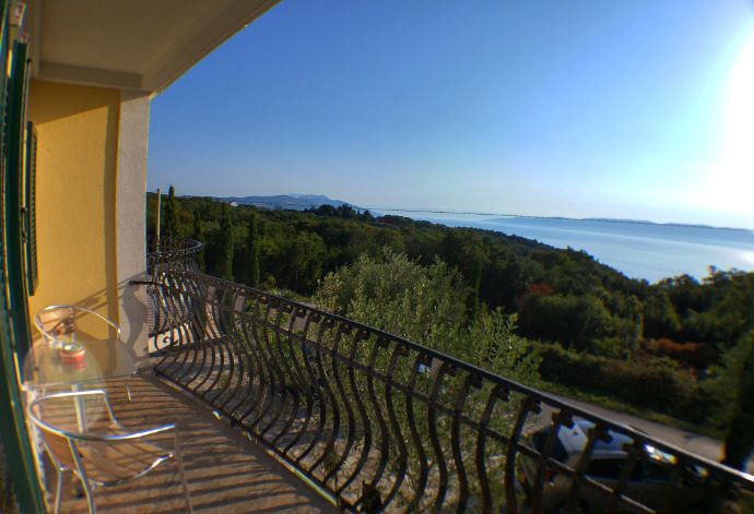 Palazzina con piscina, vicino a Labin