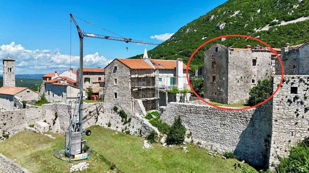 Casa da adattare con vista sul mare