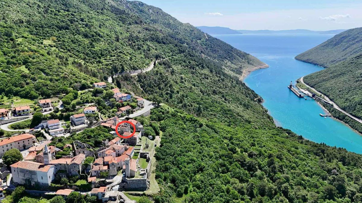 Casa da adattare con vista sul mare