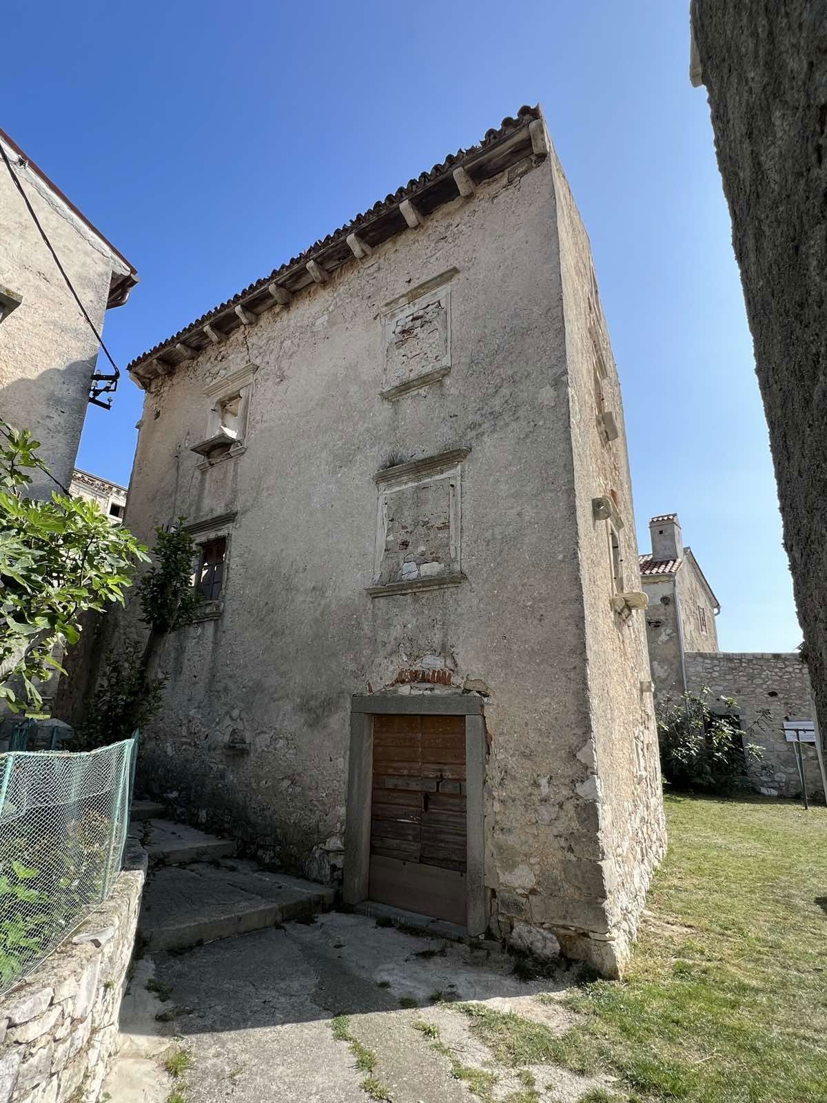 Casa da adattare con vista sul mare