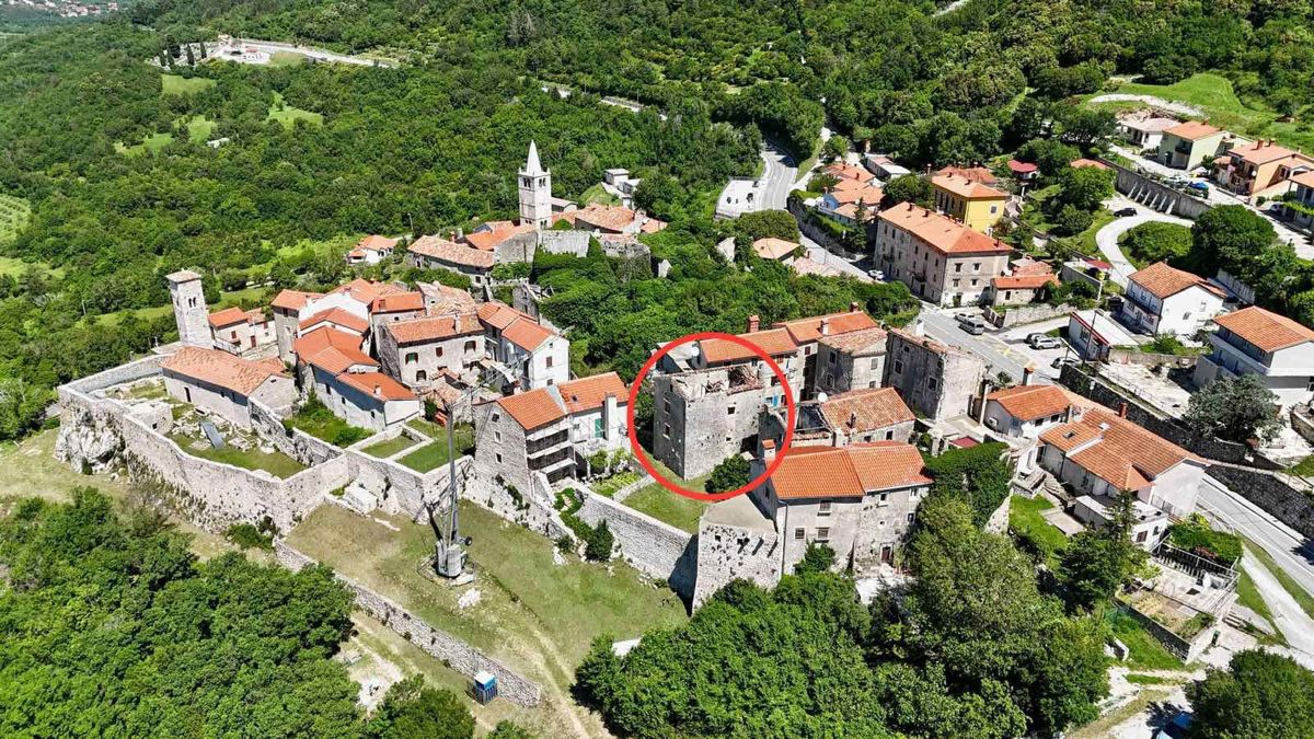 Casa da adattare con vista sul mare