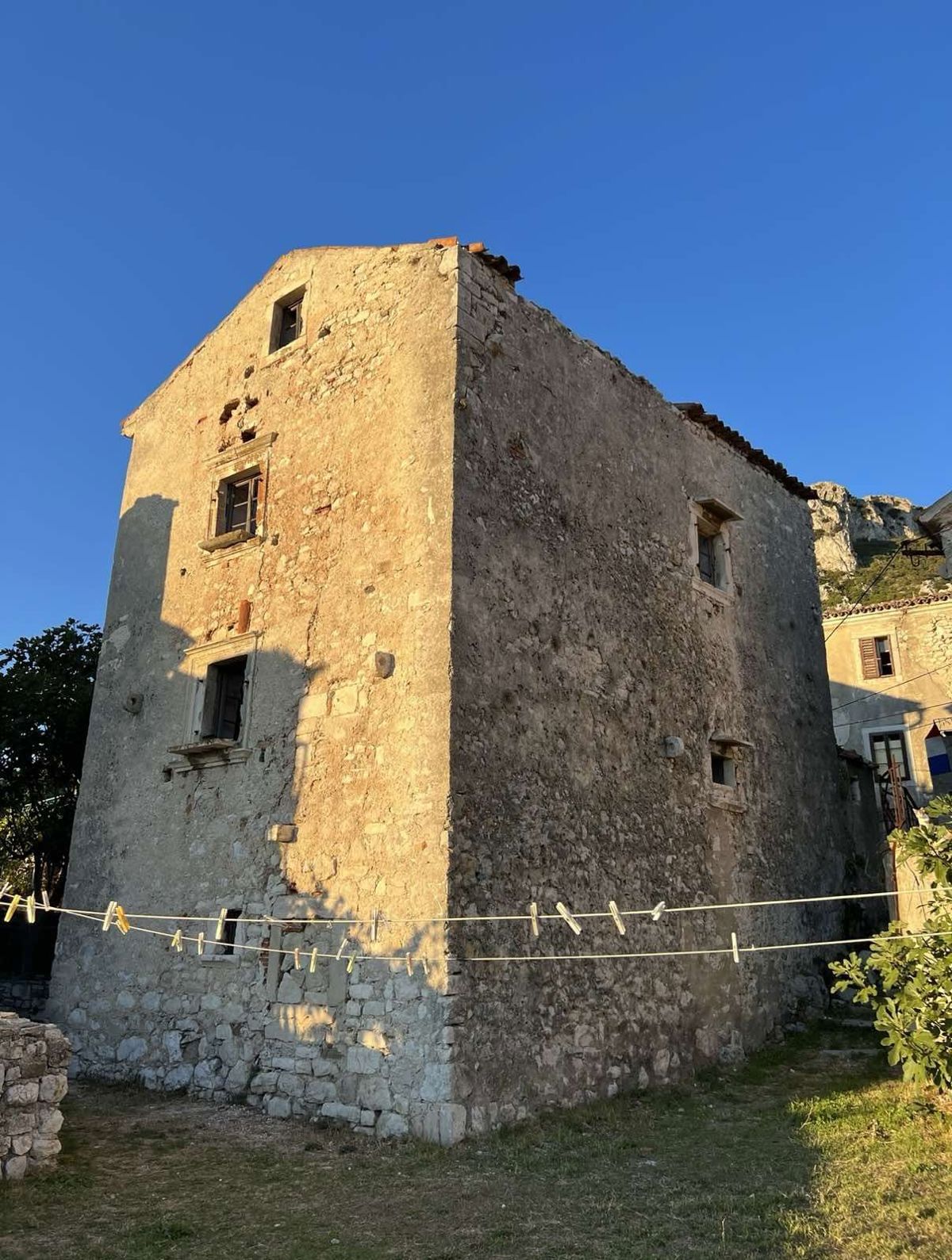 Casa da adattare con vista sul mare