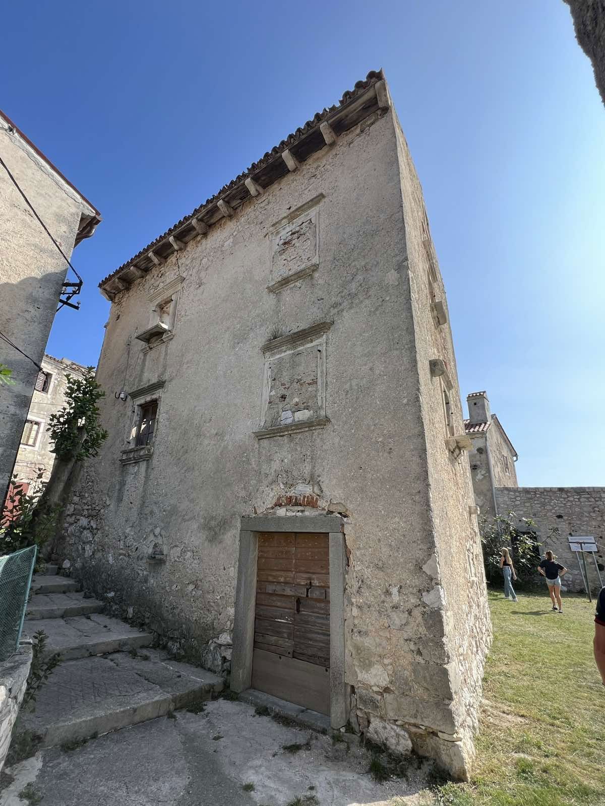 Casa da adattare con vista sul mare