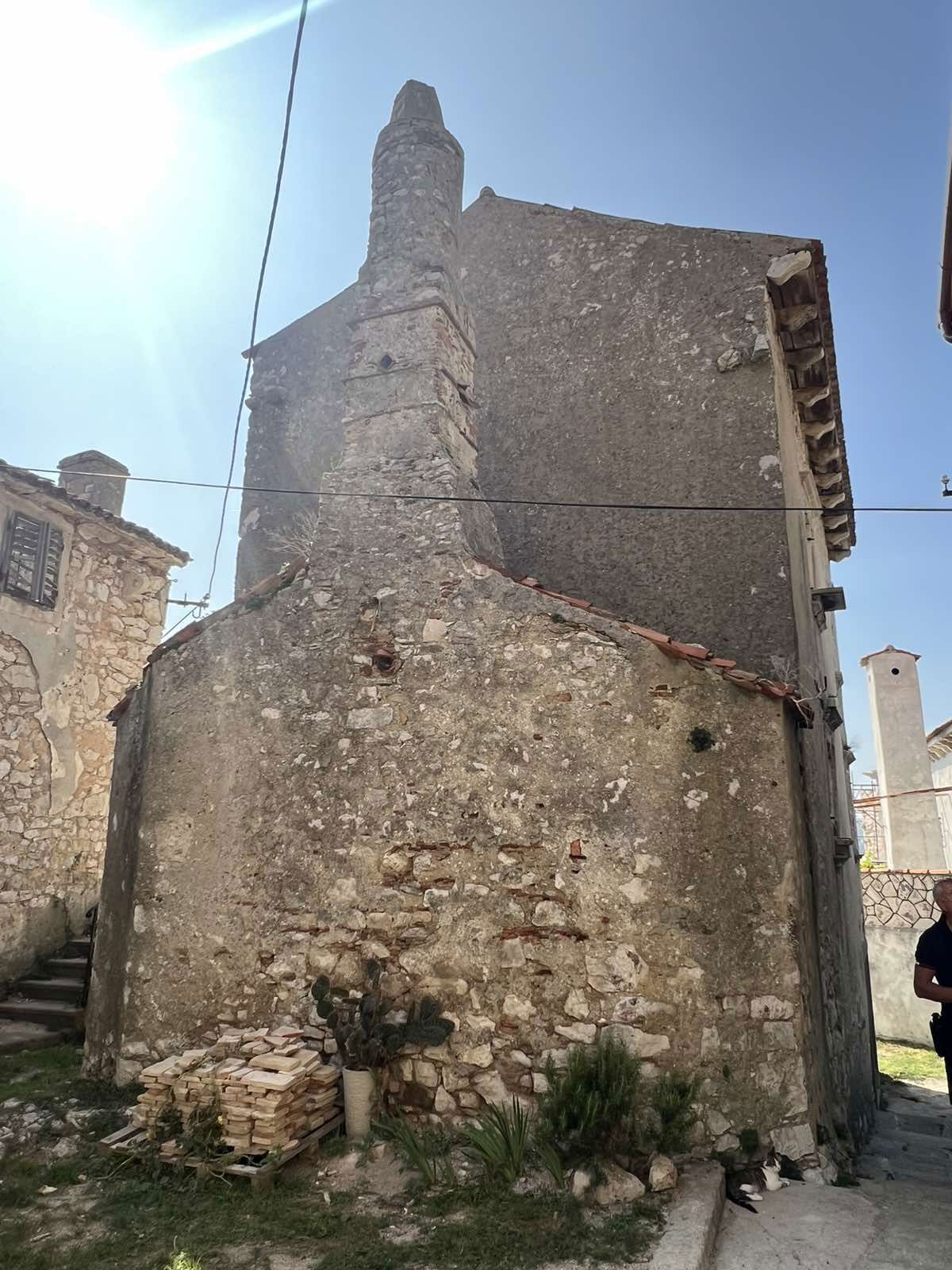 Casa da adattare con vista sul mare