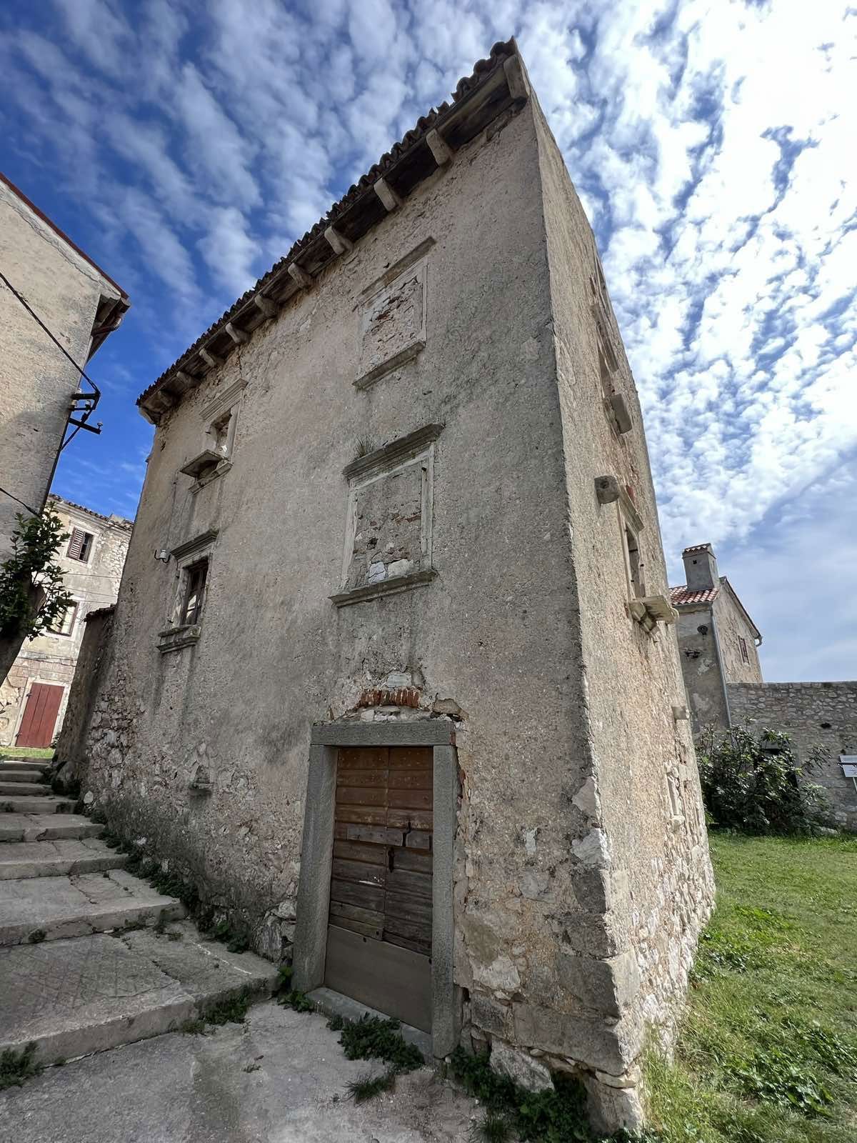 Casa da adattare con vista sul mare