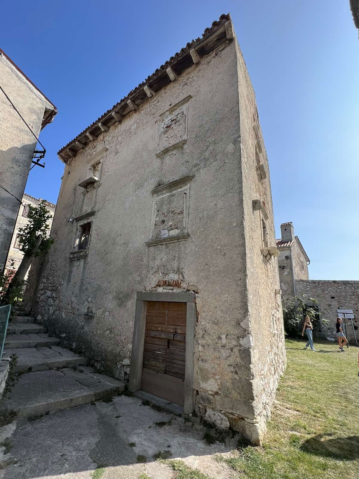 Casa da adattare con vista sul mare