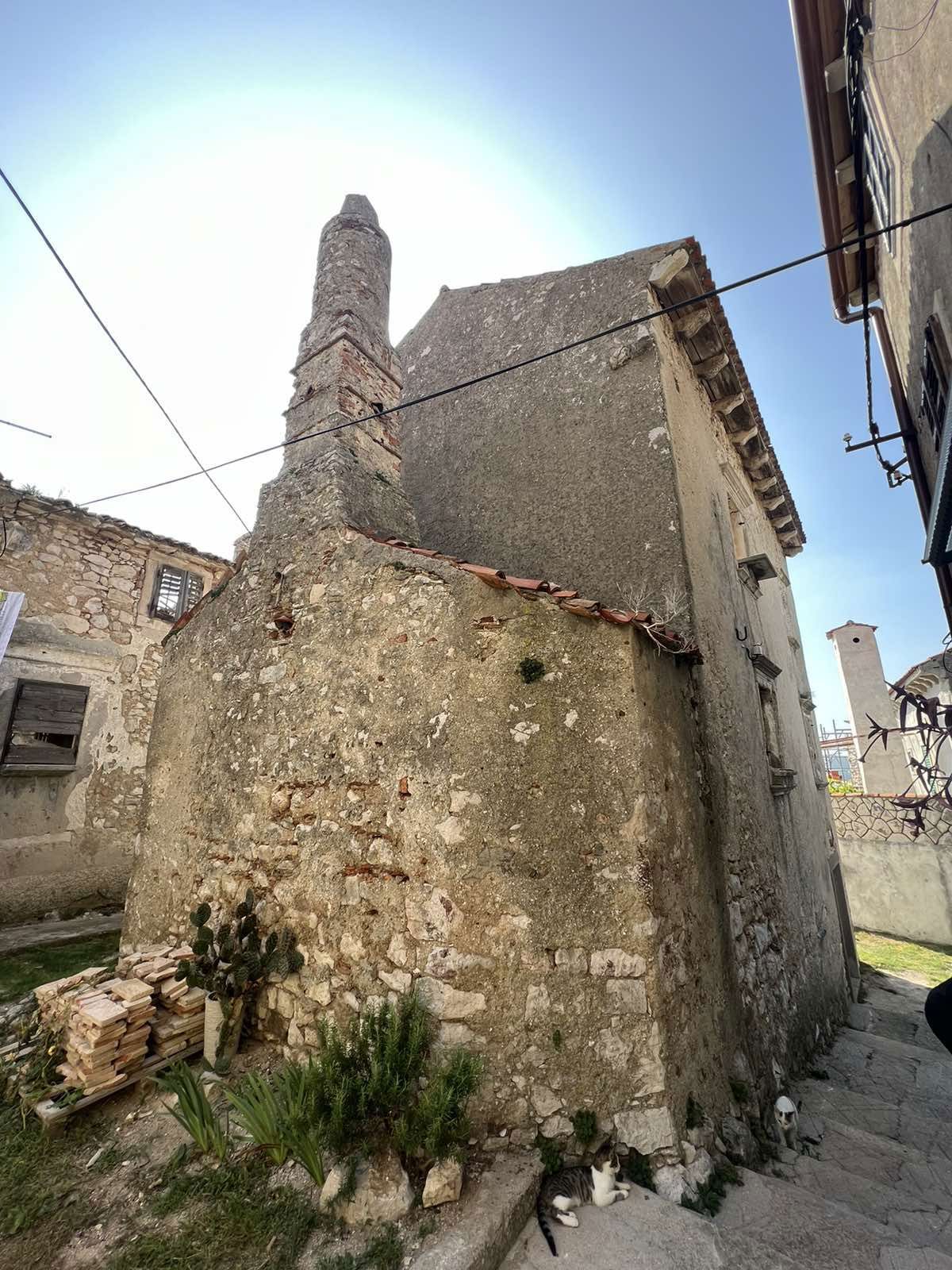 Casa da adattare con vista sul mare