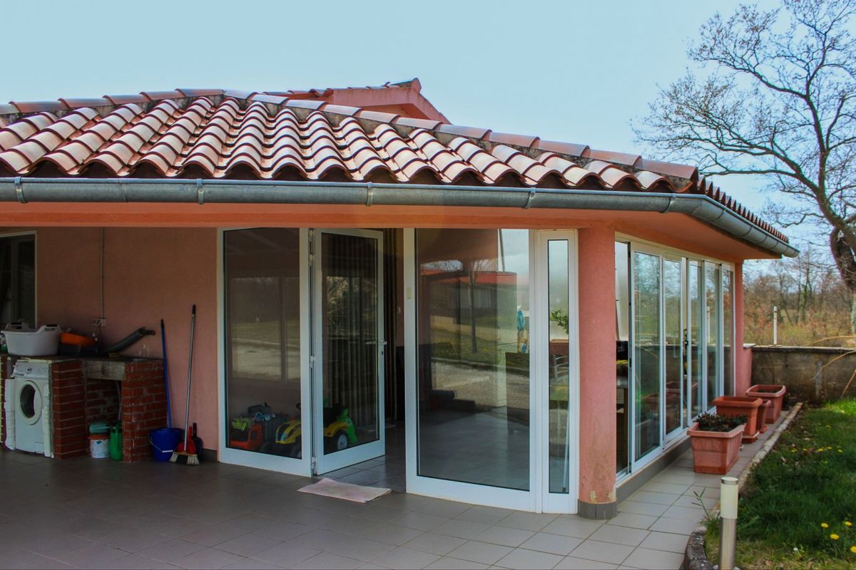 Casa al piano terra con ampio giardino, vicino a Marcana