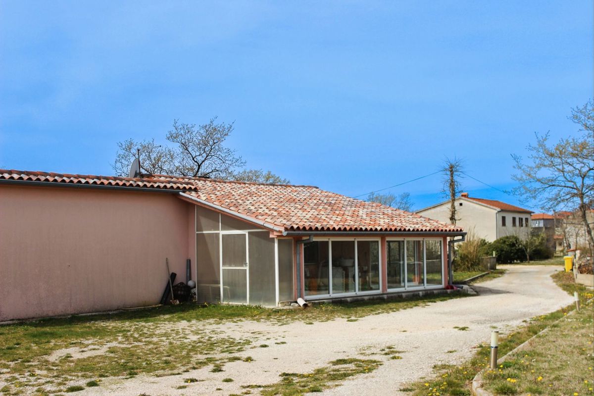 Casa al piano terra con ampio giardino, vicino a Marcana