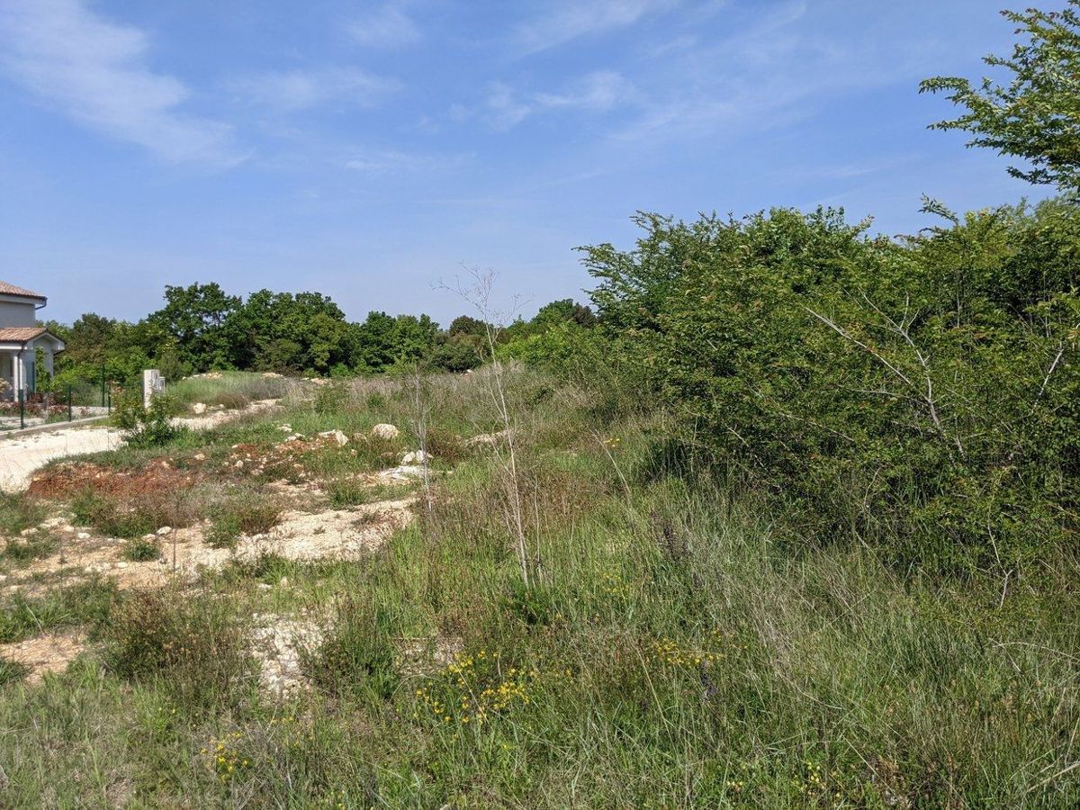 Labin, terreno con licenza edilizia, vista mare