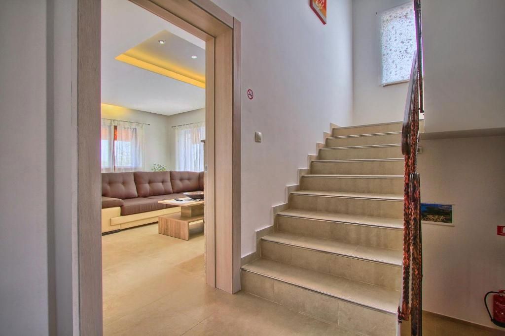 Casa con piscina e campo da minigolf, nei dintorni di Svetvinčent
