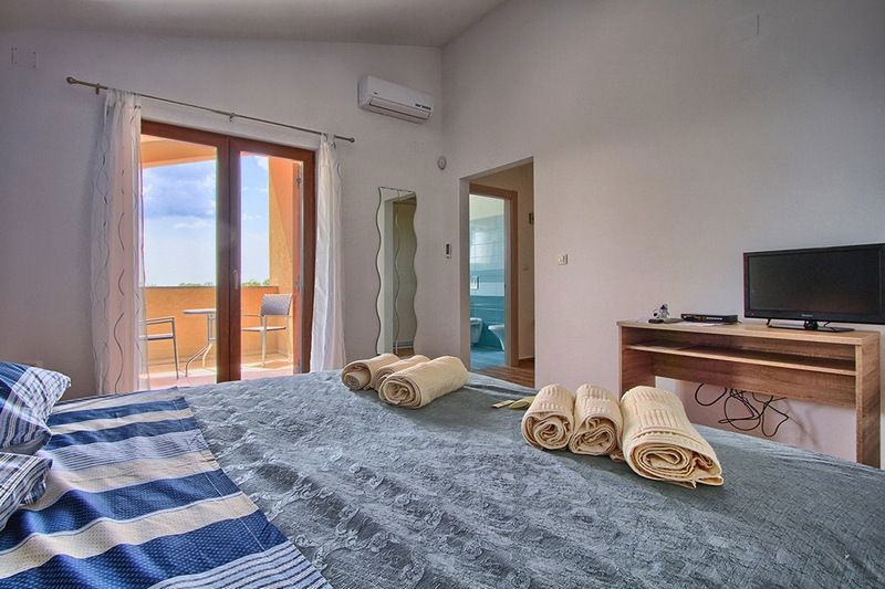 Casa con piscina e campo da minigolf, nei dintorni di Svetvinčent