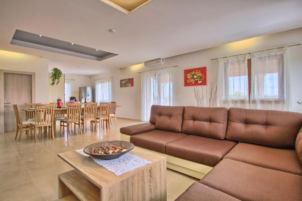 Casa con piscina e campo da minigolf, nei dintorni di Svetvinčent