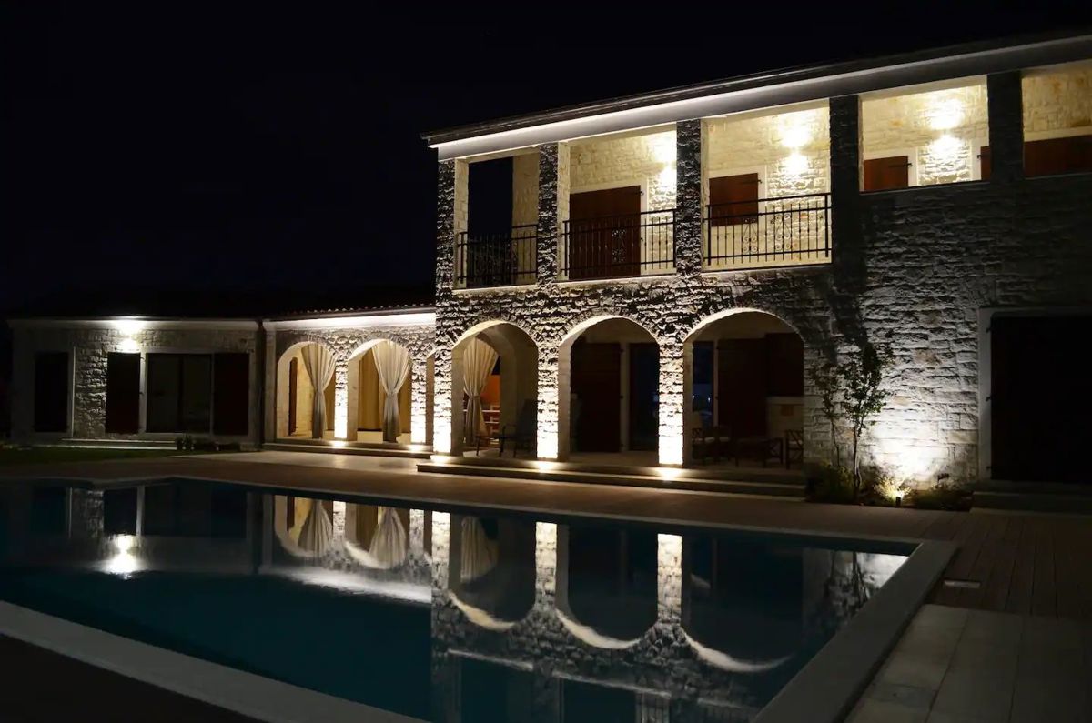 Villa in pietra con piscina, vicino a Kringa