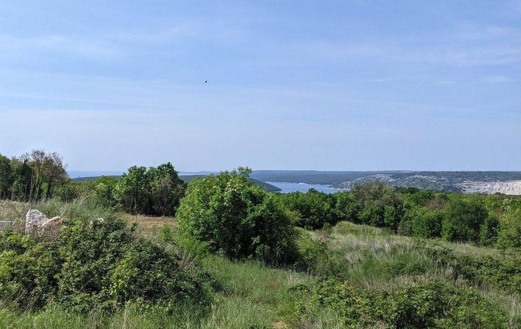 Labin, terreno con licenza edilizia, vista mare