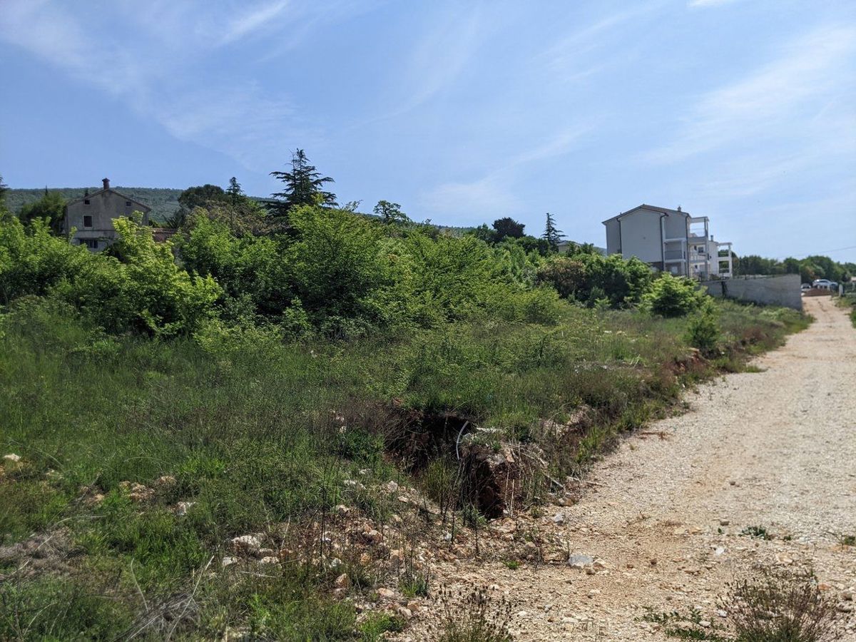 Labin, terreno con licenza edilizia, vista mare