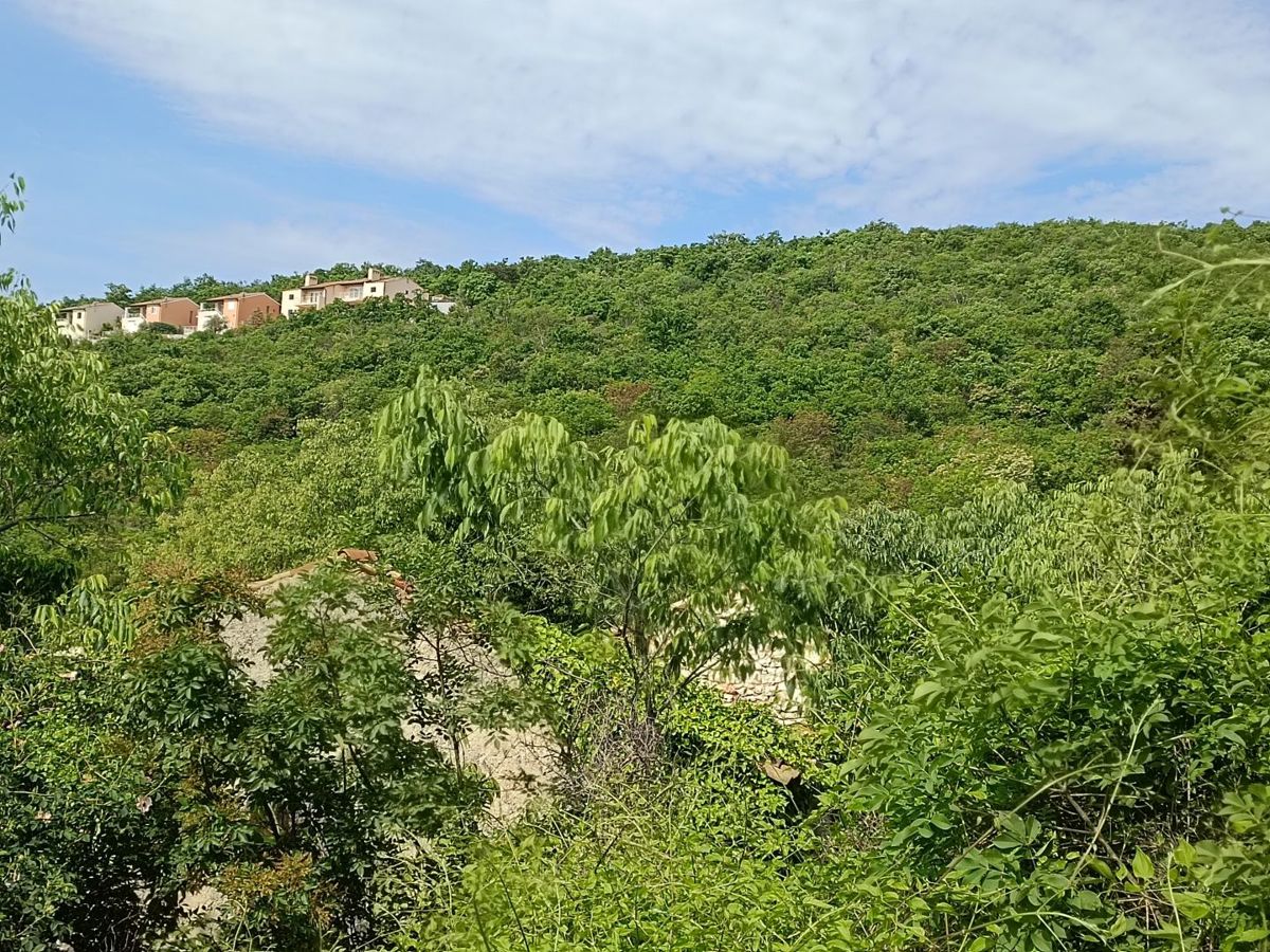 Casa in pietra da ristrutturare con vista mare, vicino a Labin