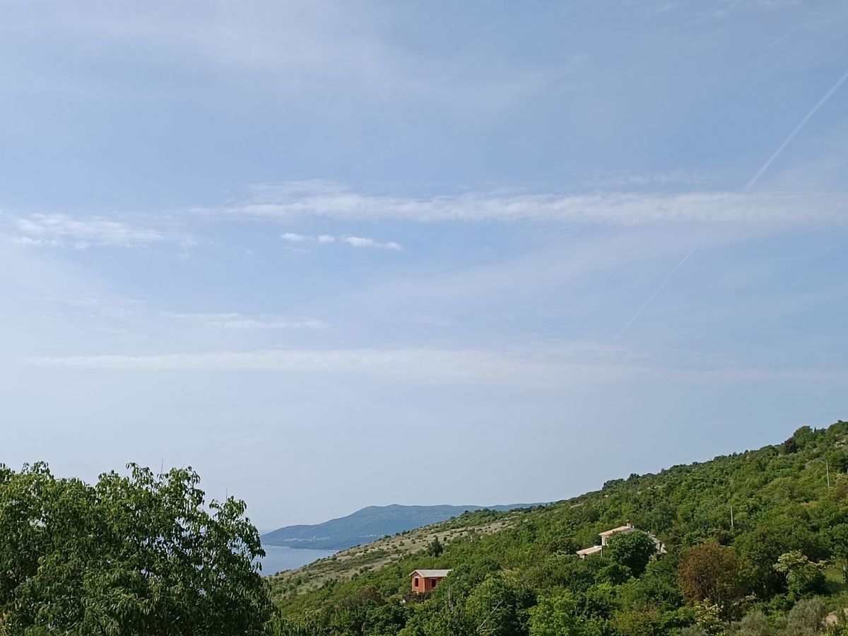 Casa in pietra da ristrutturare con vista mare, vicino a Labin