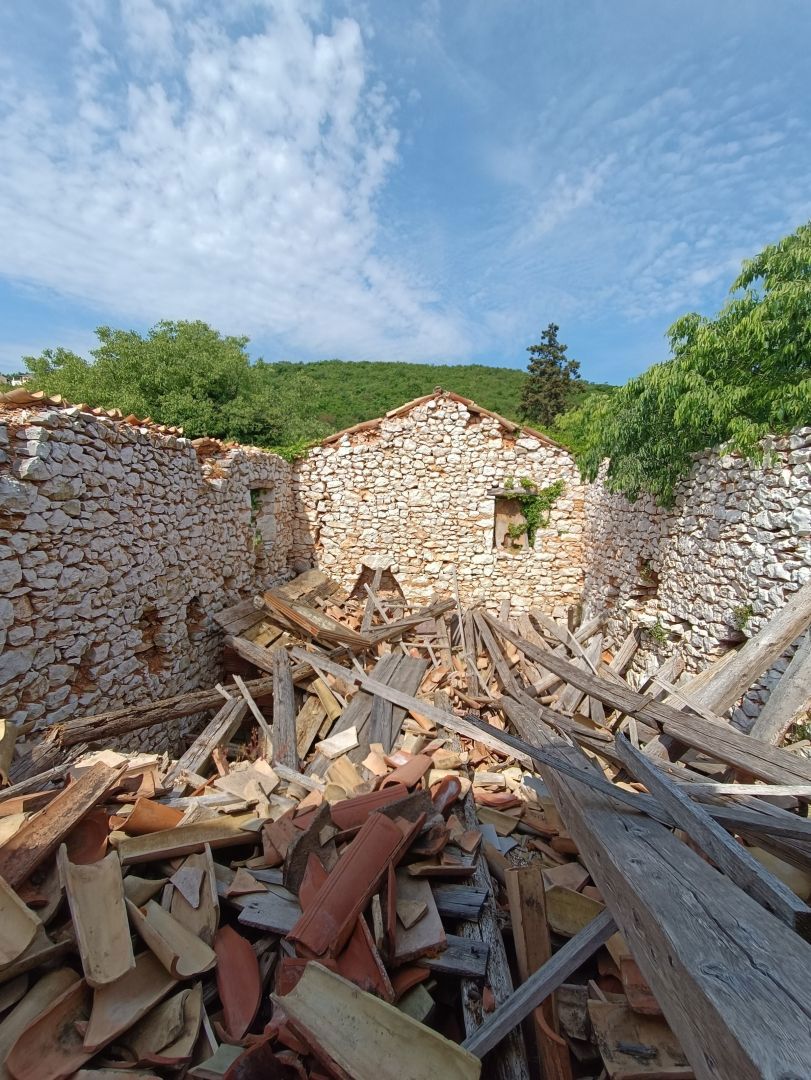Casa in pietra da ristrutturare con vista mare, vicino a Labin