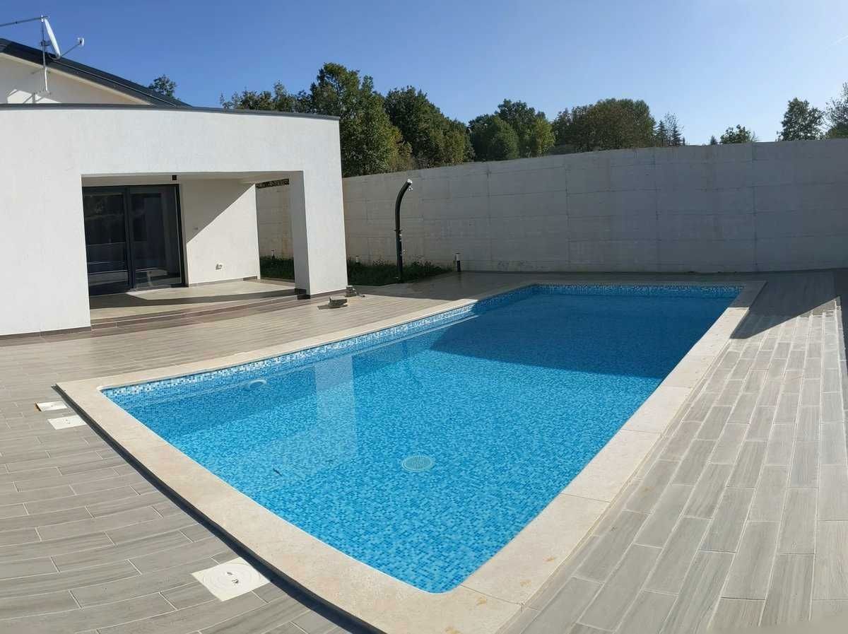 Istria, Labin, Bella casa con piscina, nuova costruzione 