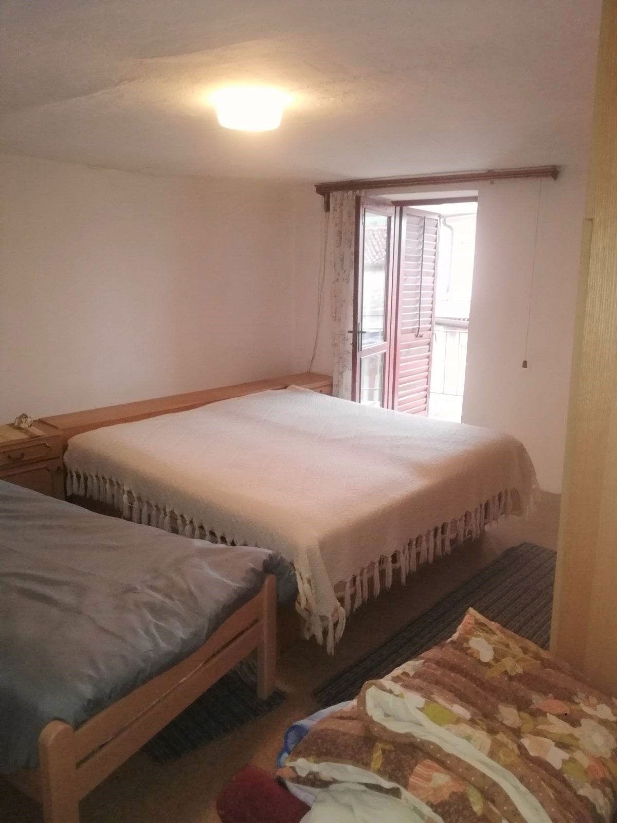 Casa in un insediamento tranquillo, zona più ampia di Pinguente