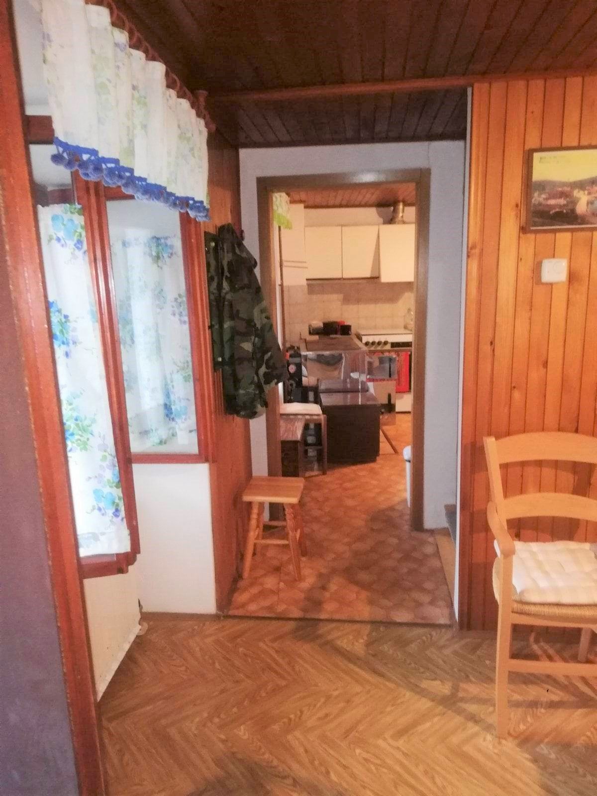 Casa in un insediamento tranquillo, zona più ampia di Pinguente