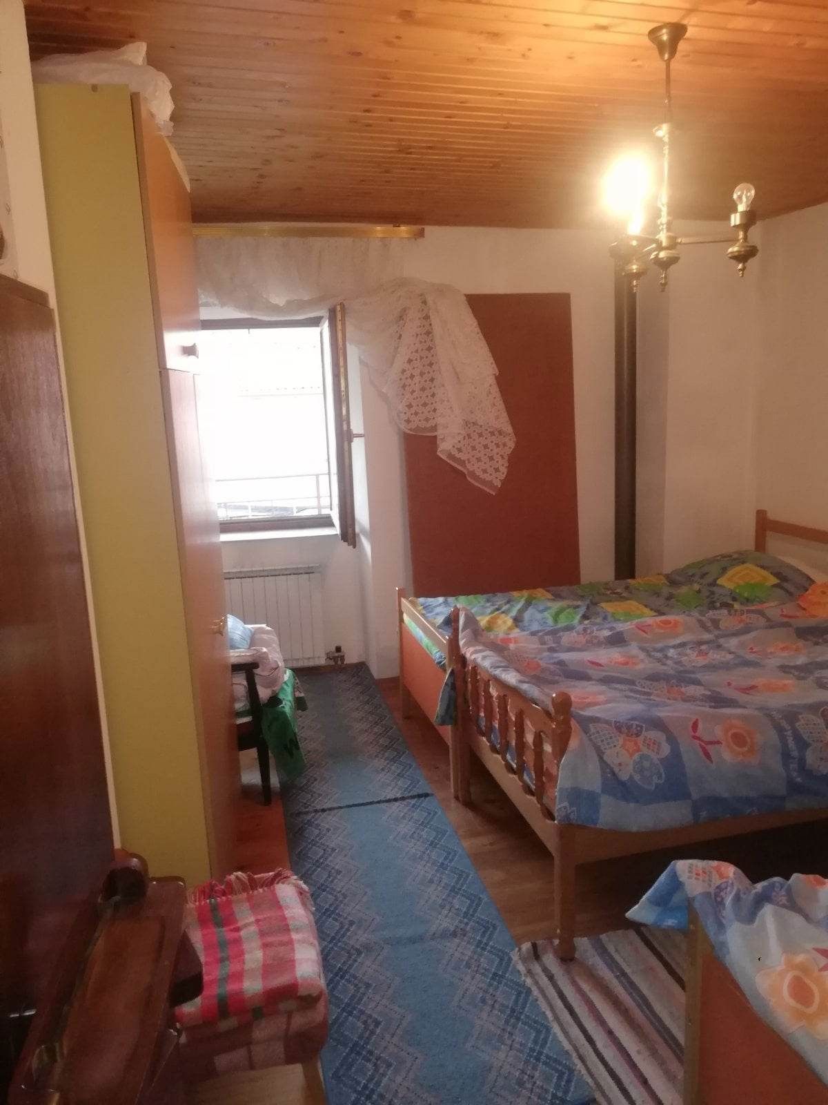 Casa in un insediamento tranquillo, zona più ampia di Pinguente