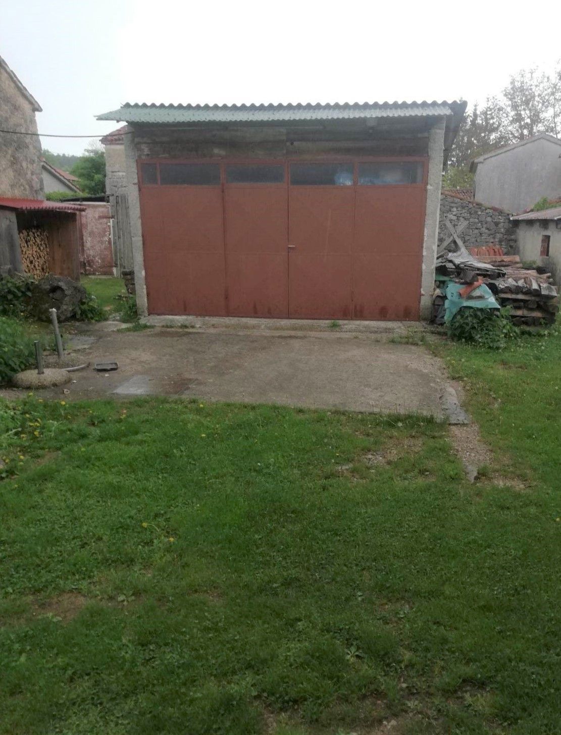 Casa in un insediamento tranquillo, zona più ampia di Pinguente