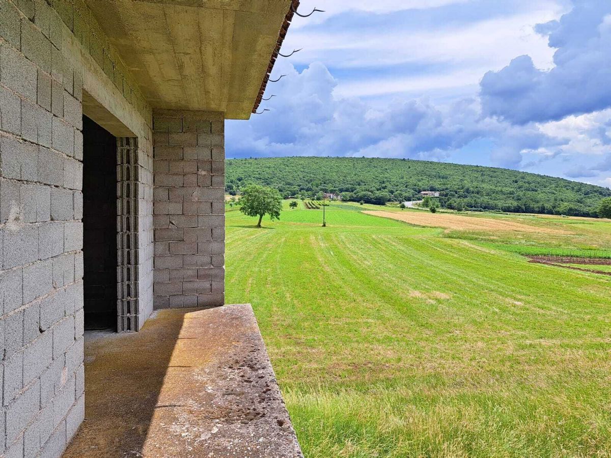 Boljun, casa con vista aperta sulla natura.
