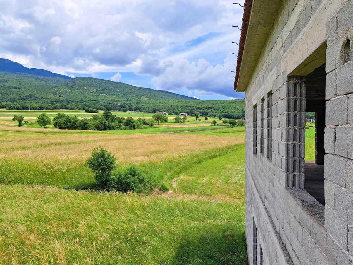 Boljun, casa con vista aperta sulla natura.