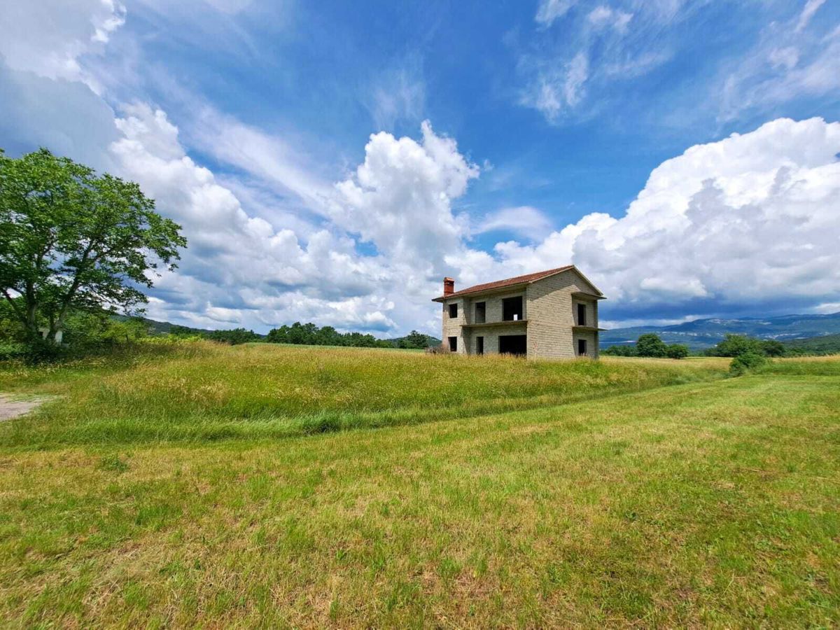 Boljun, casa con vista aperta sulla natura.