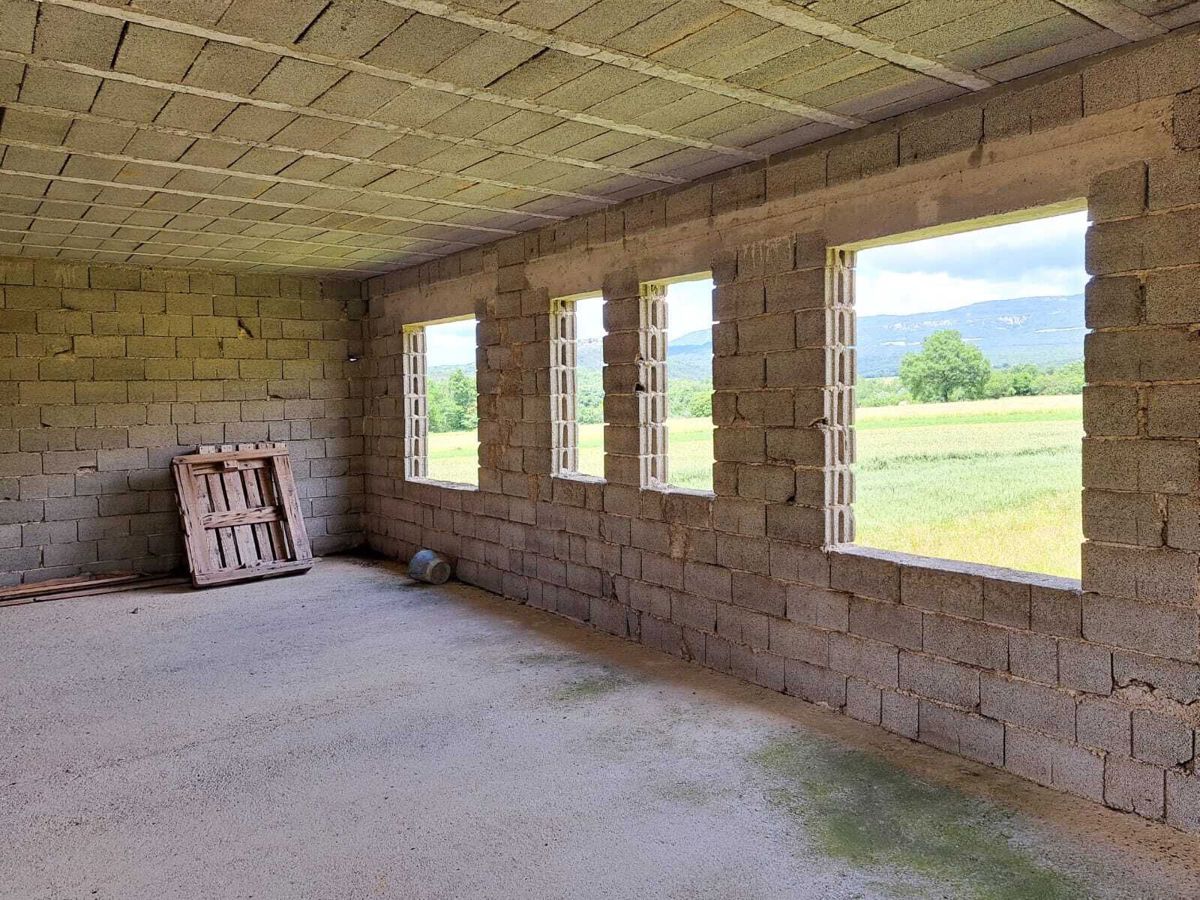Boljun, casa con vista aperta sulla natura.