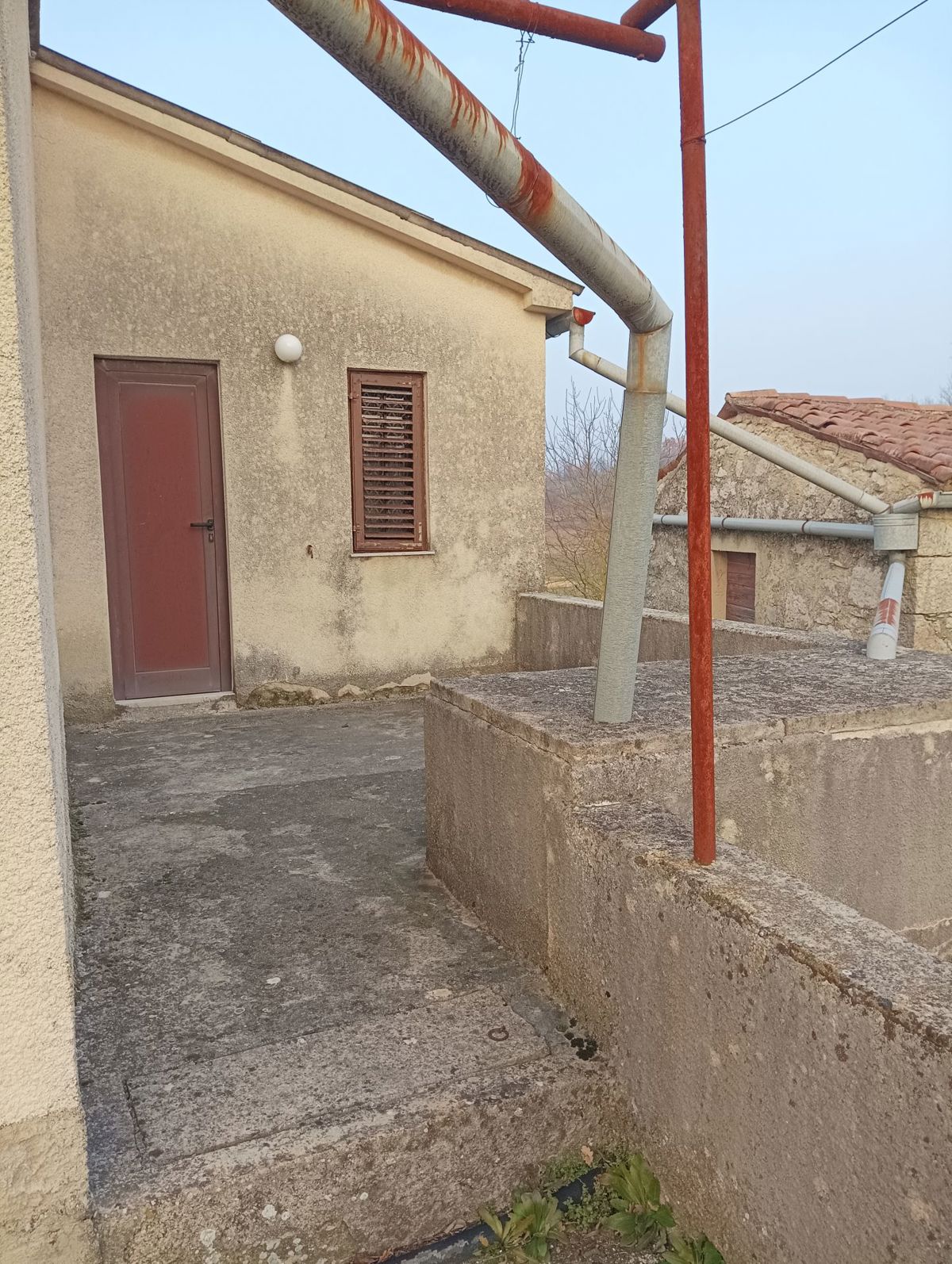 Casa in pietra per l'adattamento