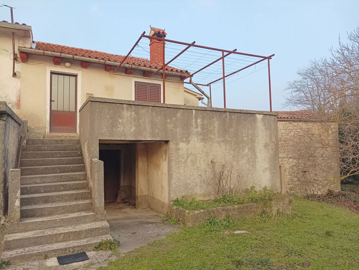 Casa in pietra per l'adattamento