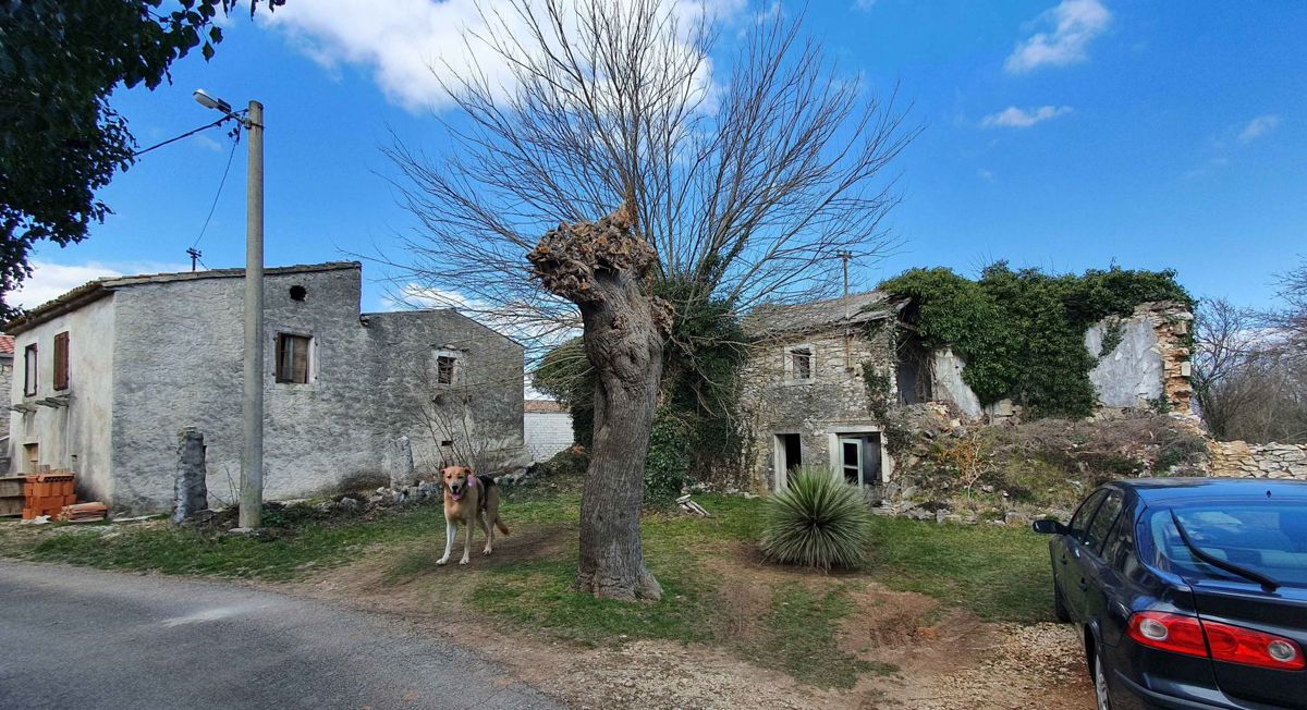 Casa antica con permesso di costruzione, Kršan